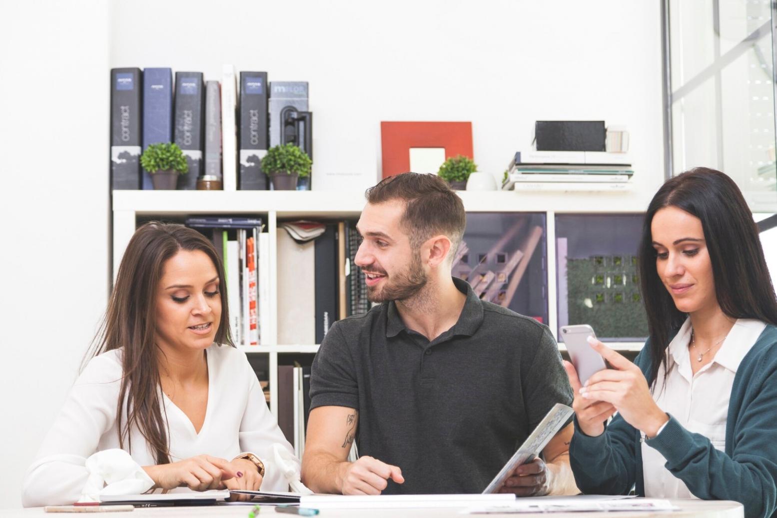 Illustration représentant l'analyse financière moderne